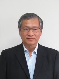 雁金　準一さん