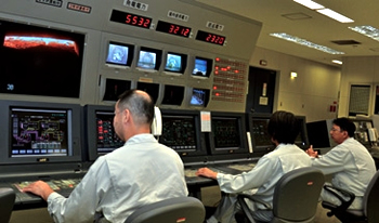写真：西部総合処理センター発電制御室