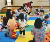 写真：子育てひろば・子育て地域サロン