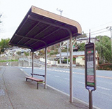写真：バス停のベンチ