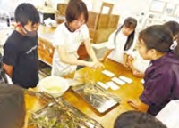写真:夏休み子ども紙すき