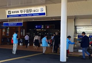 阪神甲子園駅の様子