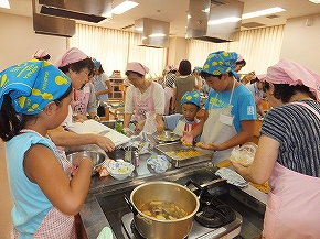 平成23年8月17日「こどもエコクッキング教室」の様子2