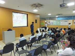 平成23年8月25日「親子で環境学習バスツアー」の様子1