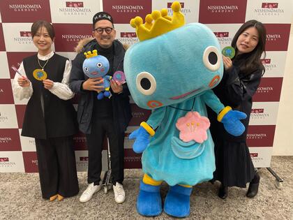 左から瀬戸麻友香さん、松永K三蔵さん、みやたん、井戸川射子さん