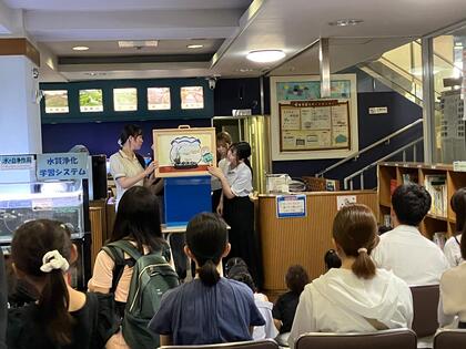 神戸女学院大学の学生による紙芝居