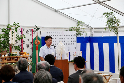 あいさつをする石井市長