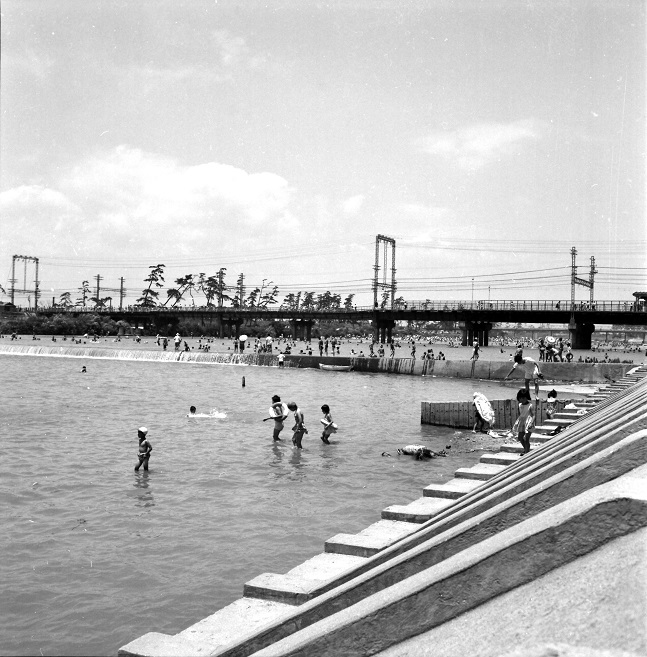 武庫川遊泳 その2(昭和33年ごろ)