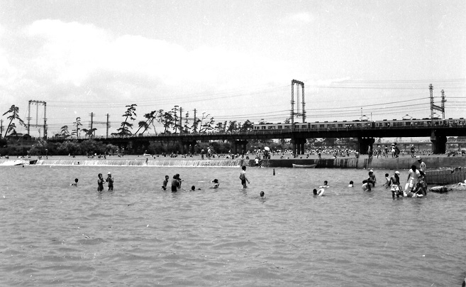 武庫川遊泳 その3(昭和33年ごろ)