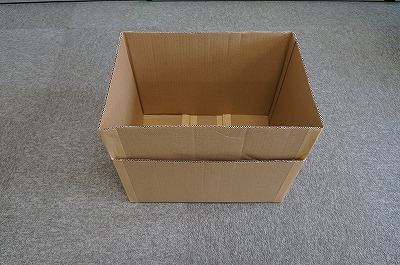 大・小 ダンボールを重ねます